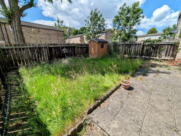 Holyrood Walk, Corby