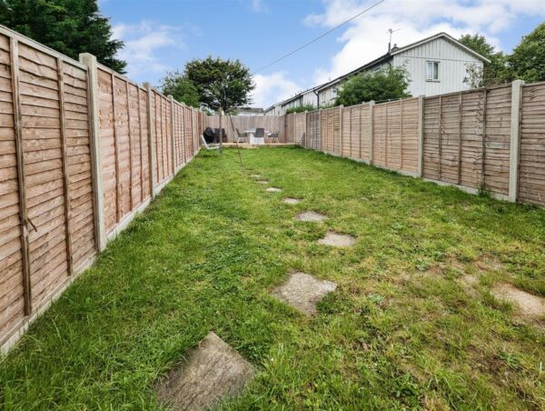 Farndale Avenue, Corby