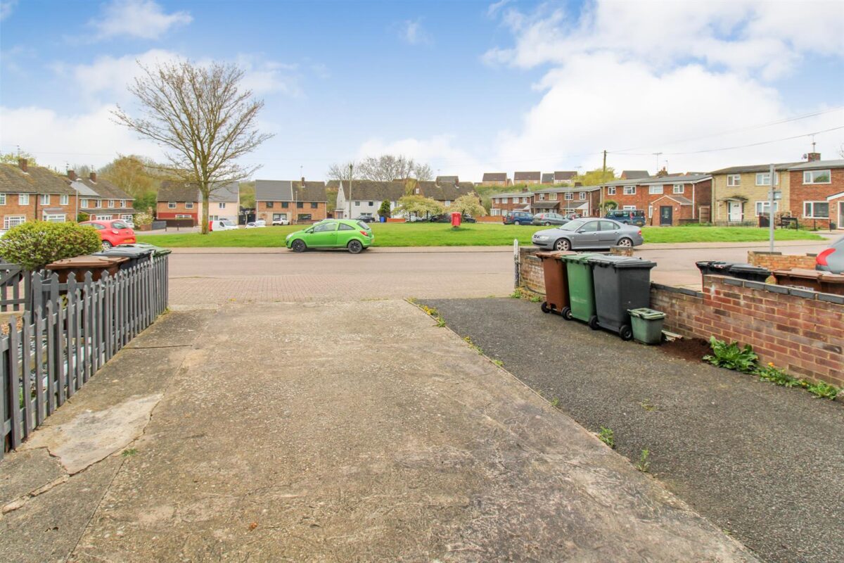 Croyde Avenue, Corby