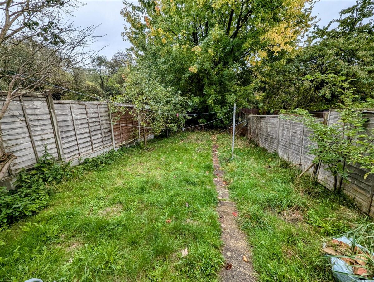 Croyde Avenue, Corby