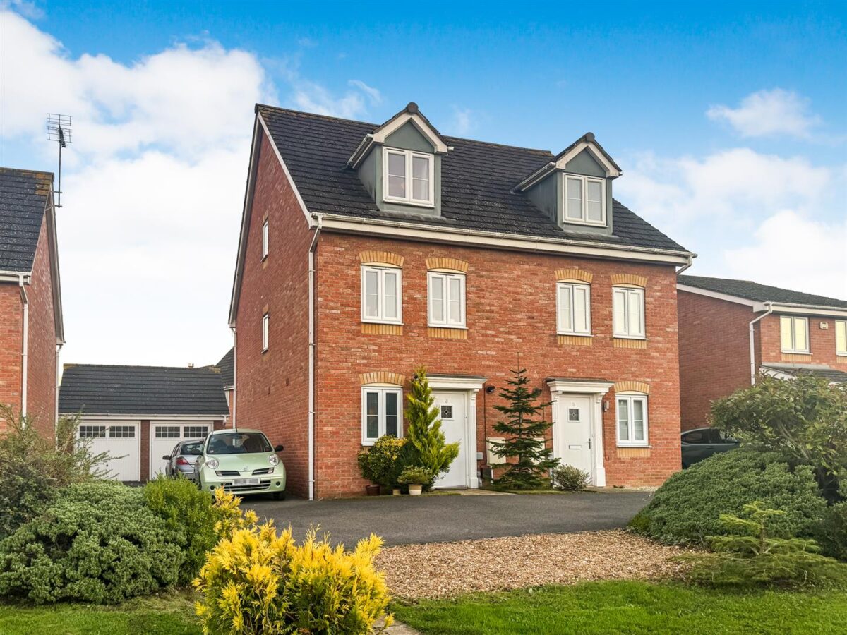 Magpie Close, Corby