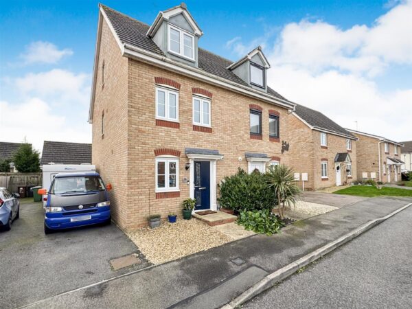 Magpie Close, Corby