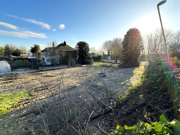 Corby Road, Weldon, Corby