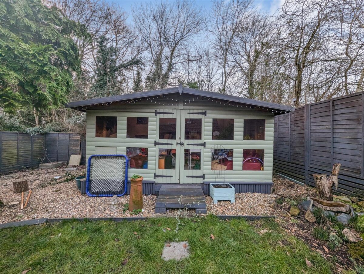 Lower Pastures, Great Oakley, Corby