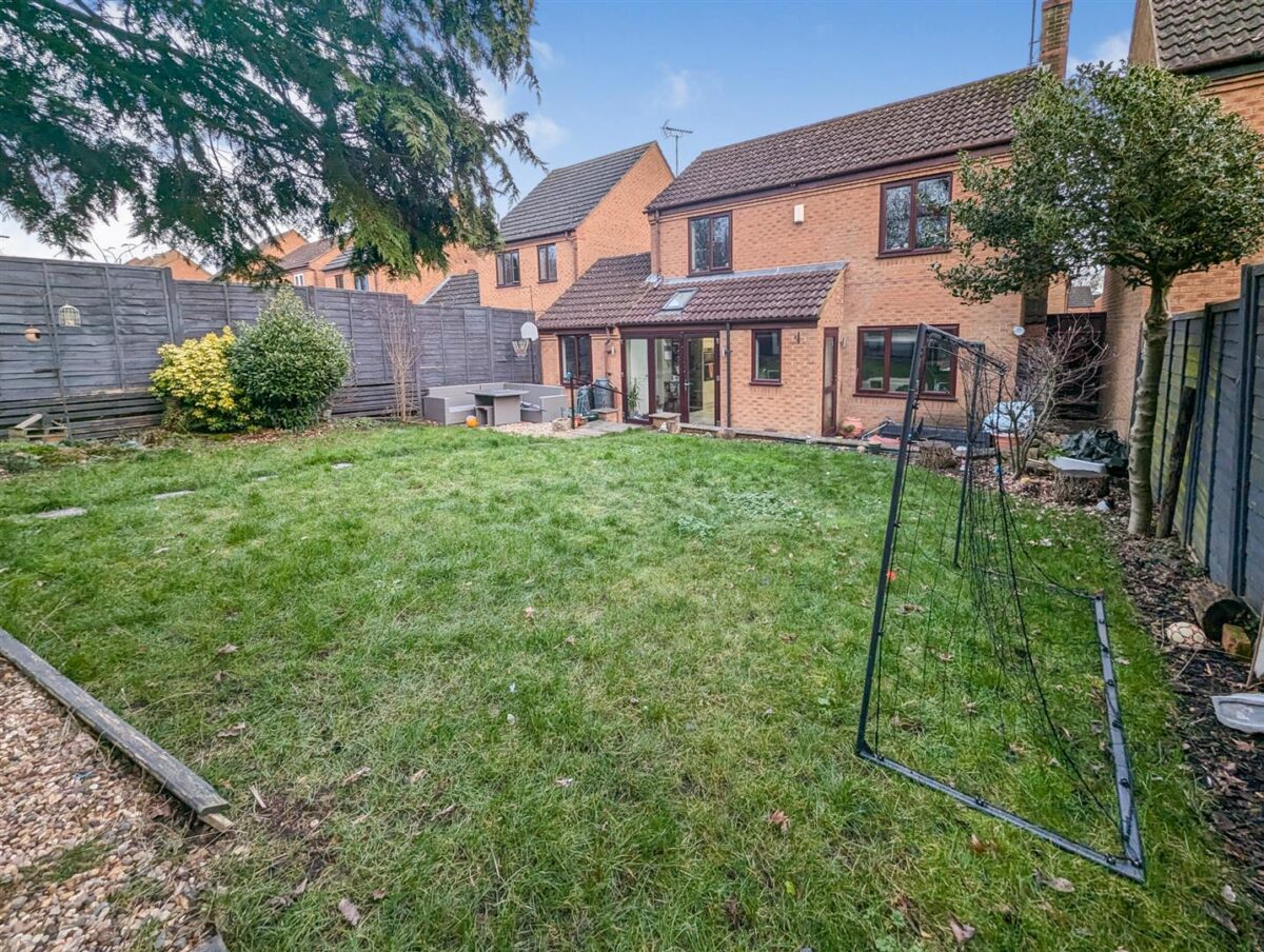 Lower Pastures, Great Oakley, Corby