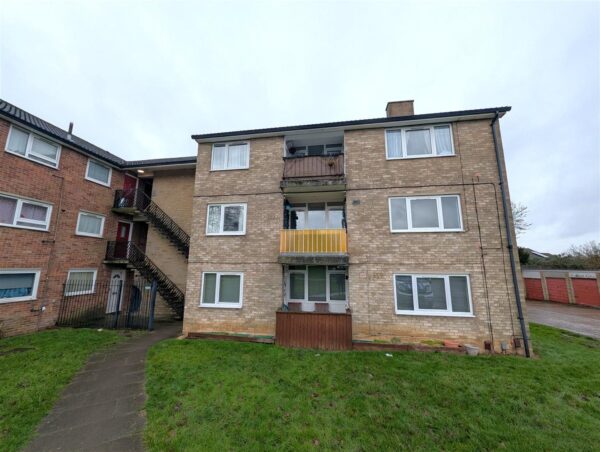 Plumpton Court, Corby