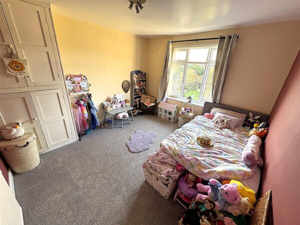 4, Woodlands Avenue, Corby, North Northamptonshire